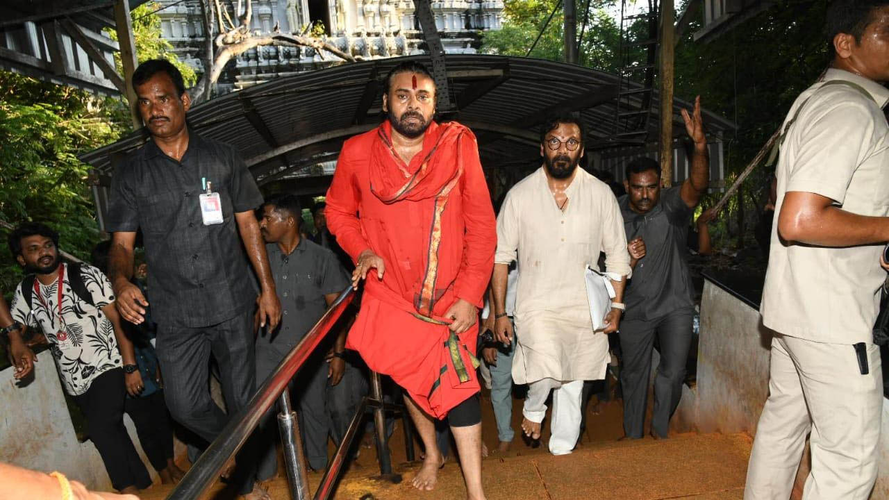 Pawan Kalyan : తిరుమలకు చేరుకున్న పవన్ కళ్యాణ్.. వెన్ను, కాలు నొప్పితో ఇబ్బంది