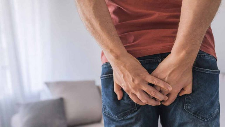 Piles Home Remedies: ఇంటి పక్కనే దొరికే ఈ ఆకులను నమిలితే చాలా.. పైల్స్ సమస్యకు చెక్‌!