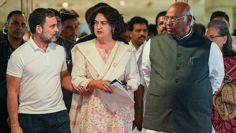 Wayanad: ఎల్లుండి ప్రియాంక గాంధీ నామినేషన్‌.. పాల్గొననున్న సోనియా, రాహుల్ గాంధీ