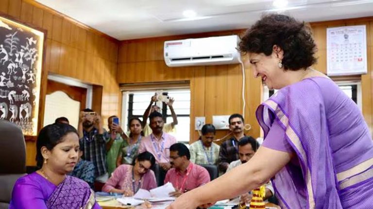 Priyanka gandhi: ప్రియాంకాగాంధీ ఆస్తులు ఎన్నంటే..!