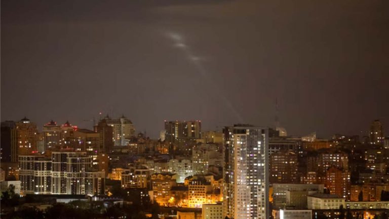 Russian-Ukraine War: ఉక్రెయిన్‌పై రష్యా భారీ దాడి.. 136 డ్రోన్లు ప్రయోగం