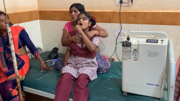 Sangareddy: కస్తూర్బా గురుకులంలో 11 మంది విద్యార్థినిలకు అస్వస్థత..