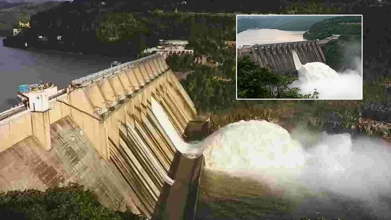 Srisailam Dam: మరోసారి శ్రీశైలం గేట్లు ఎత్తిన అధికారులు.. ఈ ఏడాది ఐదోసారి..