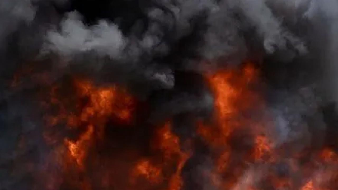 Tamilnadu: ఘోర ప్రమాదం.. బాణాసంచా పేలి ముగ్గురు మృతి