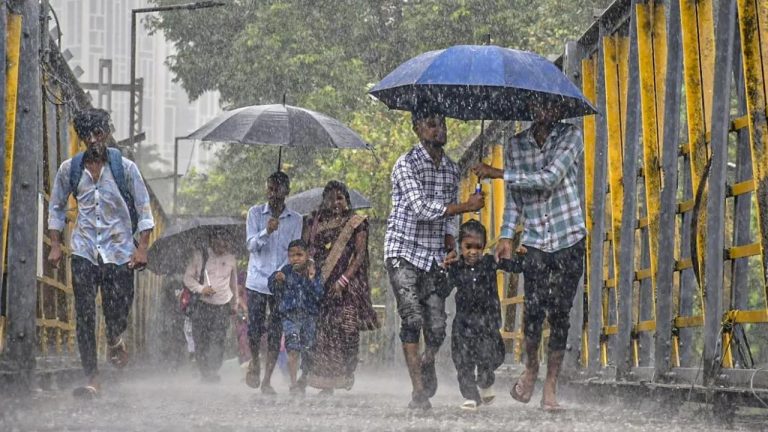 Telangana Rains: తెలంగాణలో తేలికపాటి నుంచి మోస్తరు వర్షాలు..