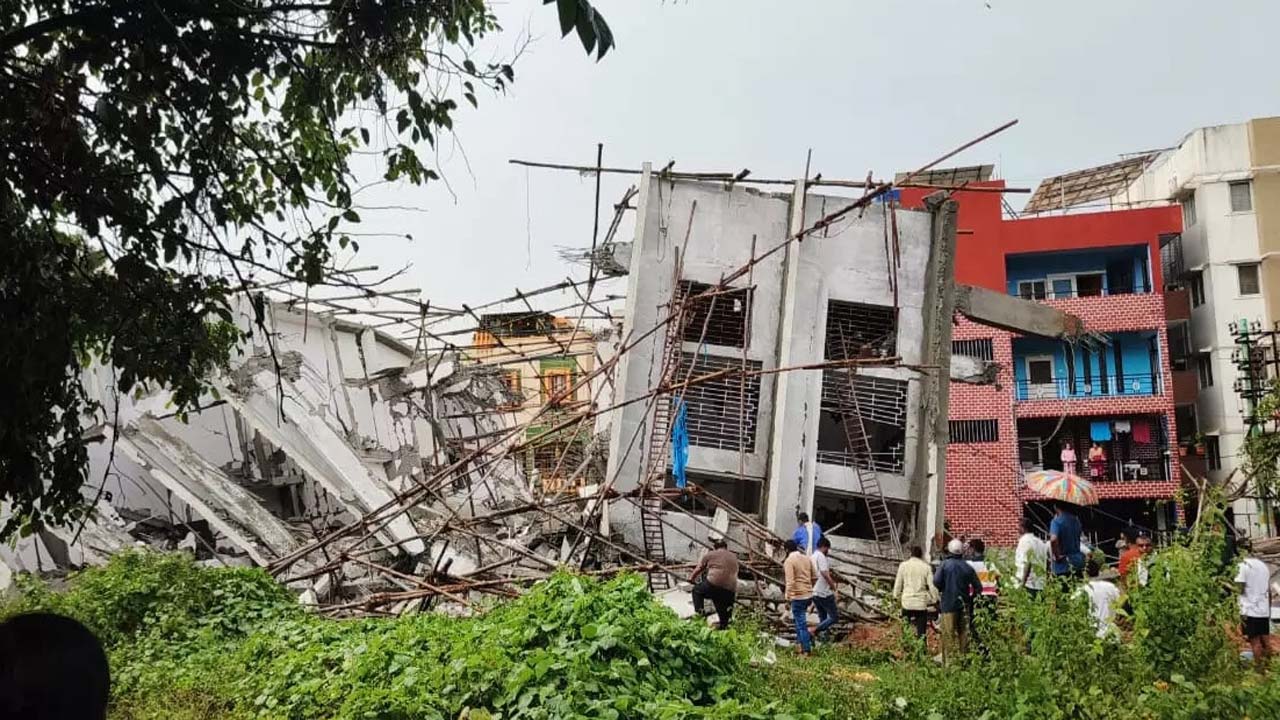 Bengaluru: ఎడతెరిపిలేని వర్షాలు.. కూలిన భారీ బిల్డింగ్.. ముగ్గురు మృతి