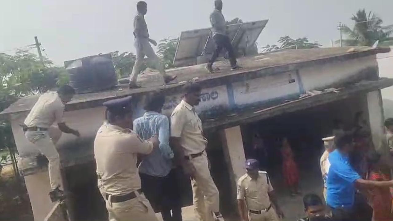 Vikarabad Farmers: దుద్యాల మండలంలో ఉద్రిక్తత.. ఫార్మా భూ రైతుల ఆందోళన..