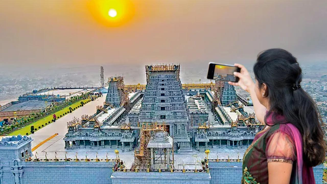 Yadadri Temple: భక్తులకు అలర్ట్‌.. యాదాద్రిలో ఇక నుంచి అలా చేయడం నిషేధం..