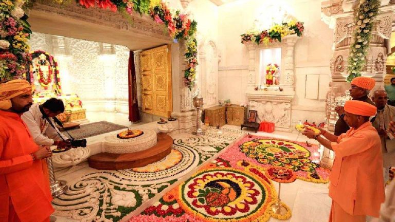 Yogi Adityanath: అయోధ్యలా కాశీ, మధుర కూడా ప్రకాశించాలి.. యోగీ కీలక వ్యాఖ్యలు..