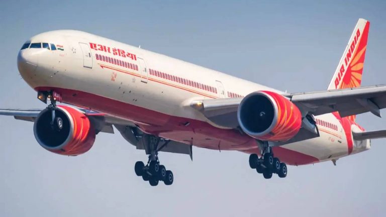 Air India: ముంబై-లండన్ ఎయిర్ ఇండియా విమానానికి బాంబు బెదిరింపులు..