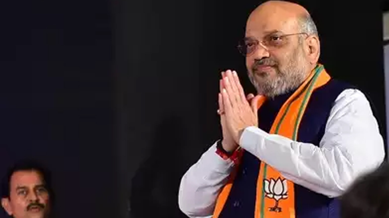 Amit Shah : అధర్మం చీకటి ఎంత దట్టమైనప్పటికీ, సత్యం ఆధారంగా ధర్మం కాంతి విజయం శాశ్వతమైనది