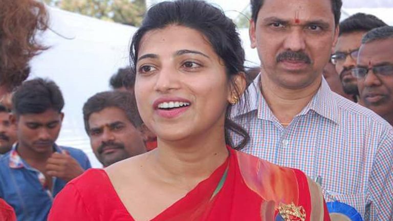 IAS Officers : తెలంగాణాలోనే ఉంటాం.. కేంద్ర పరిపాలన ట్రెబ్యూనల్‌ను ఆశ్రయించిన ఐఏఎస్‌లు