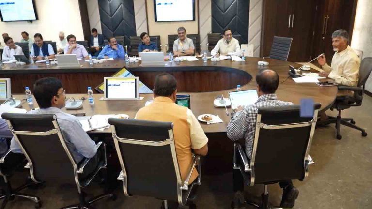 CM Chandrababu: ప్రజల జీవన ప్రమాణాలు పెంచే కార్యక్రమాలపై ఆయా శాఖలు దృష్టి పెట్టాలి..