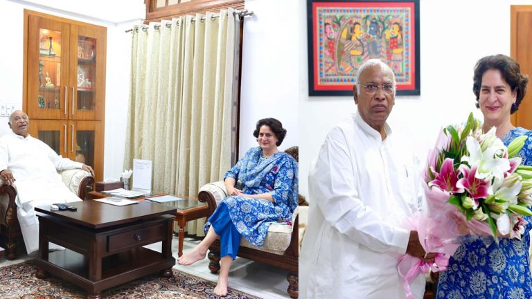 Wayanad: కేరళ చేరుకున్న కాంగ్రెస్ అగ్ర నేతలు.. రేపు ప్రియాంక నామినేషన్