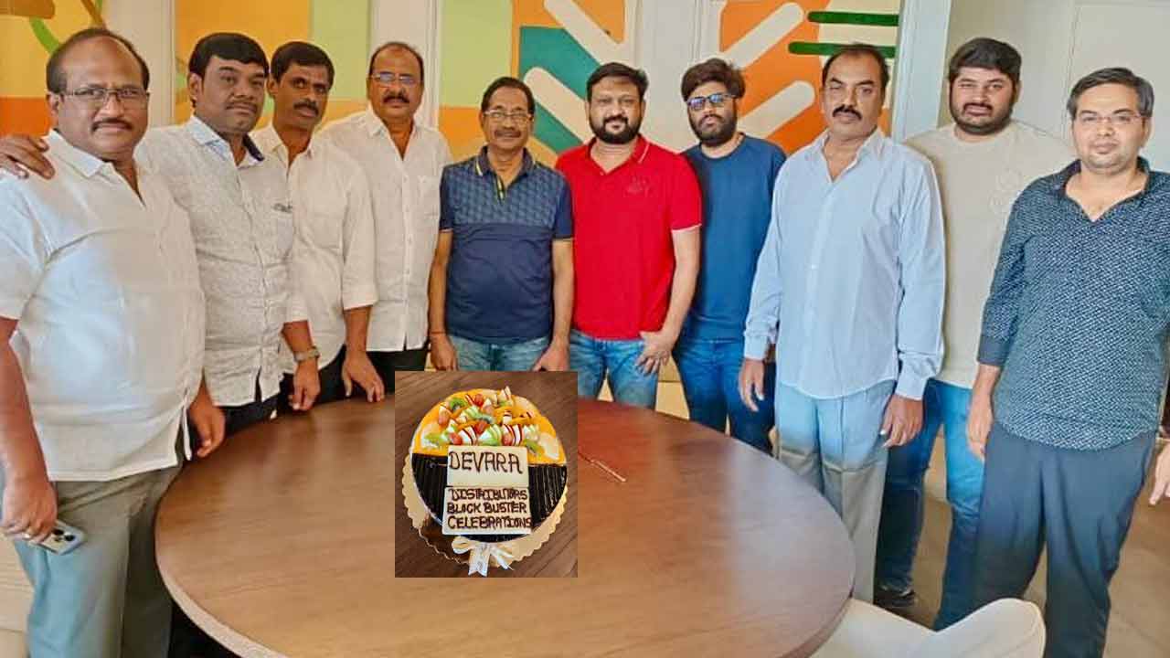 Devara: దేవర డిస్ట్రిబ్యూటర్లకు దుబాయ్ లో పార్టీ.. నాగవంశీనా మజాకా?