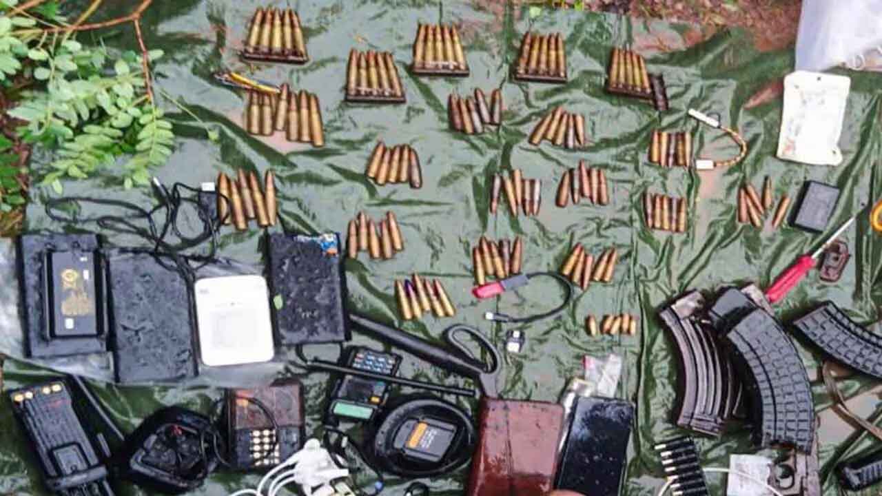 Moaists Encounter : అబుజ్ మడ్‌పై పై చేయి సాధిస్తున్న భద్రత బలగాలు