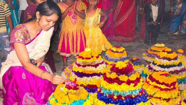 Bathukamma Day3: నేడు ముద్దపప్పు బతుకమ్మ.. ఏం చేస్తారంటే!!