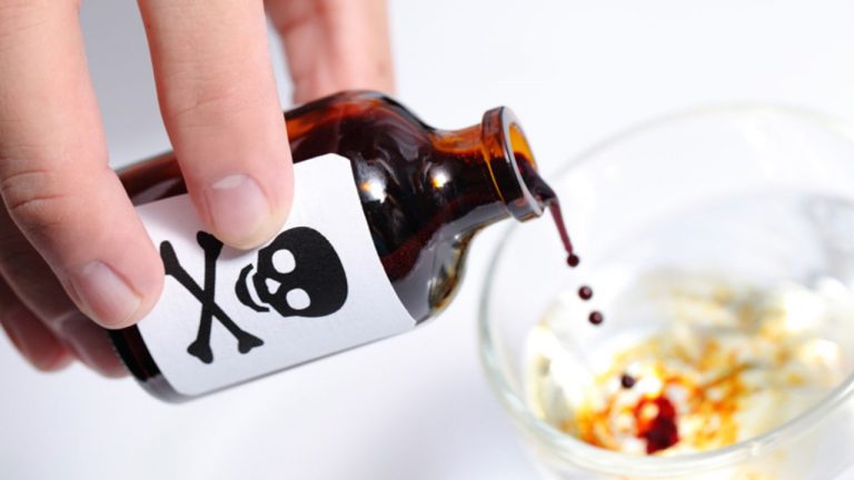 Family Murder: ప్రేమికుడి కోసం 13 మంది కుంటుంబసభ్యుల ప్రాణాలను బలికొన్న అమ్మాయి