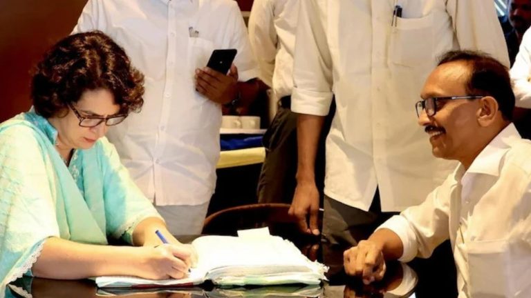 Wayanad bypoll: వయనాడ్⁭లో ప్రియాంక గాంధీ నామినేషన్ దాఖలు