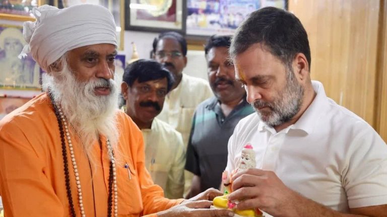 Rahul Gandhi: హర్యానా ఓటమి నుంచి పాఠాలు.. వాల్మీకి గుడిలో రాహుల్ గాంధీ పూజలు!