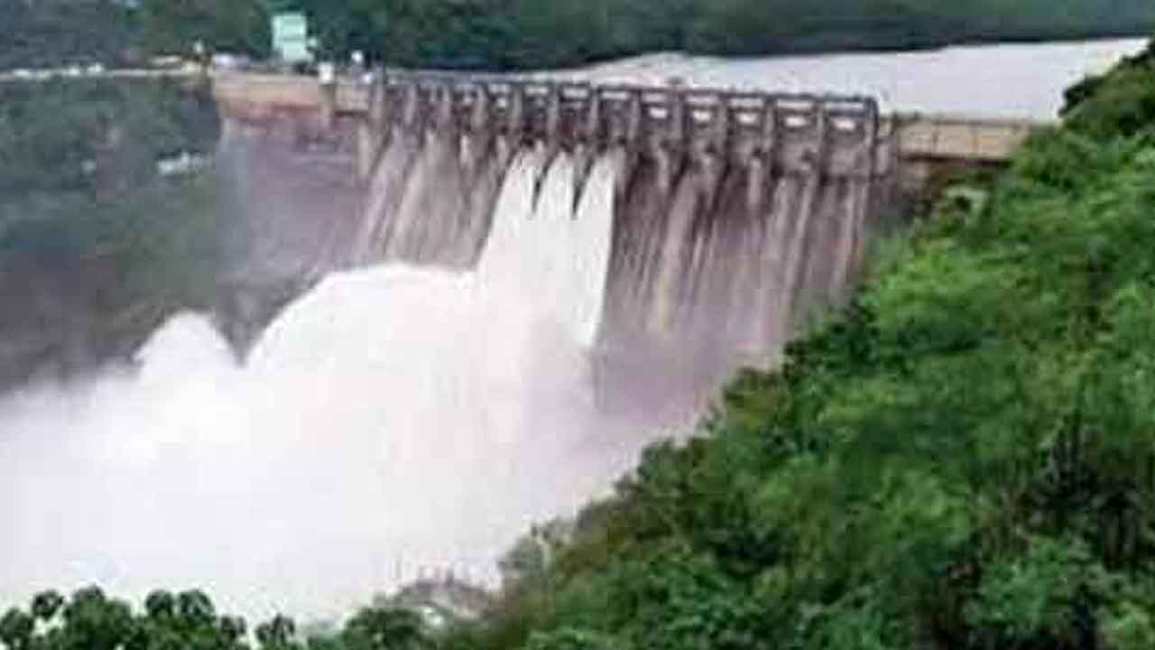 Srisailam Dam Gates Lifted: శ్రీశైలానికి వరద ఉధృతి.. ఆరోసారి గేట్లు ఎత్తిన అధికారులు