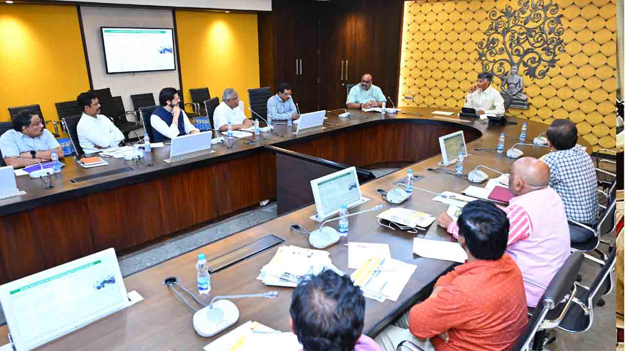 AP CM Chandrababu: సాంకేతికతతో అన్నదాతల సాగు ఖర్చులు తగ్గించాలి..