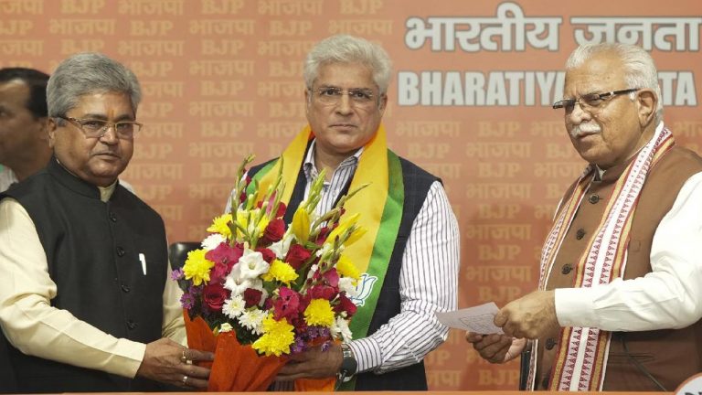 Kailash Gahlot: బీజేపీ తీర్థం పుచ్చుకున్న మాజీ మంత్రి కైలాష్ గహ్లోట్