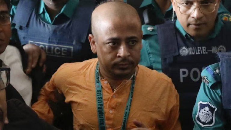 Bangladesh: హిందూ నేతల బ్యాంక్ అకౌంట్లను ఫ్రీజ్ చేసిన బంగ్లాదేశ్..