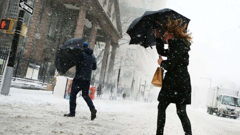 Bomb Cyclone: అమెరికాకు పొంచి ఉన్న బాంబ్ సైక్లోన్.. భీకర గాలులు.. వర్షాలు కురిసే అవకాశం