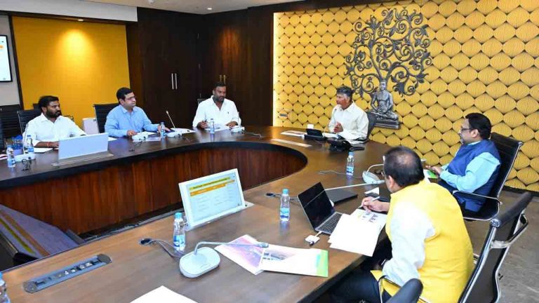 Andhra Pradesh: దావోస్ ప‌ర్యట‌న‌కు సీఎం చంద్రబాబు బృందం.. పెట్టుబడులే లక్ష్యంగా టూర్