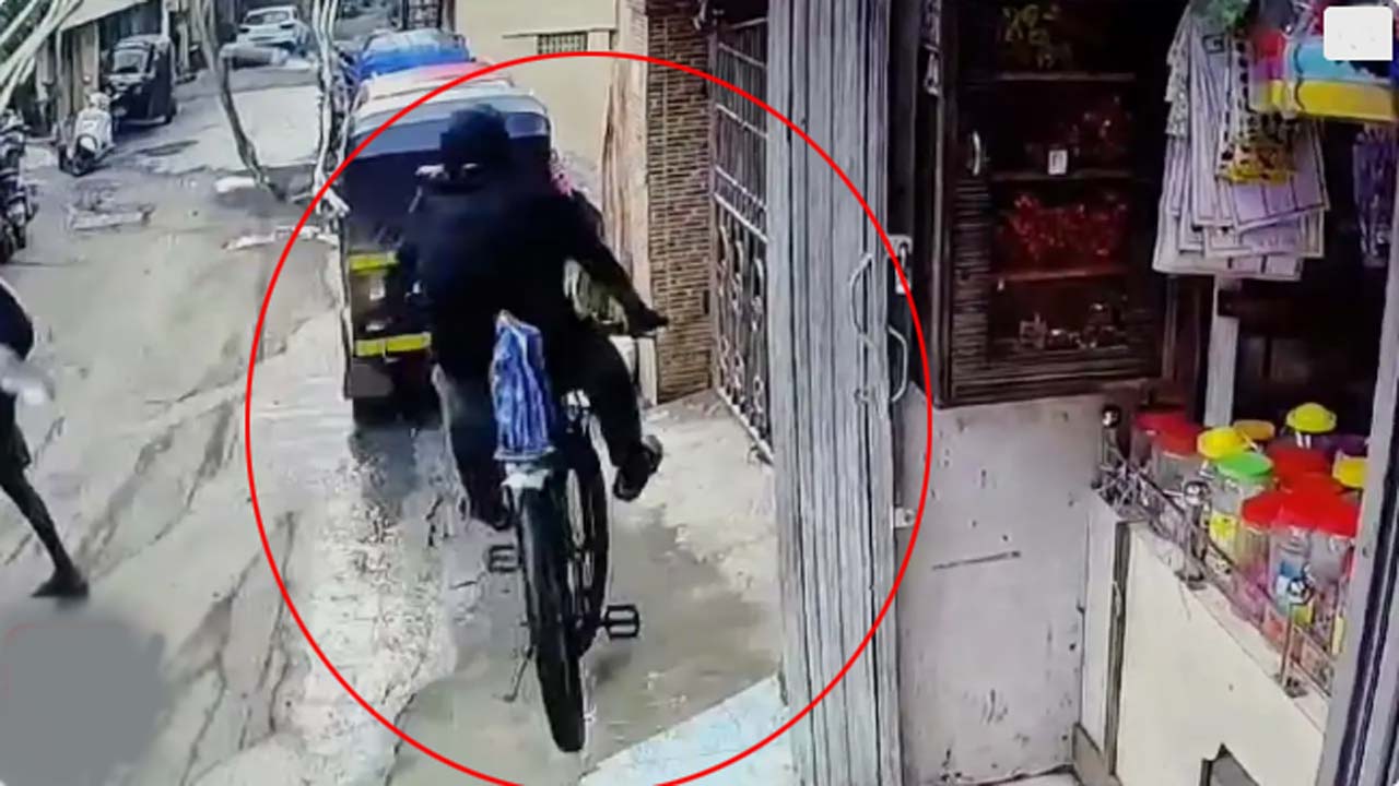 Mumbai: సైకిల్‌తో యువకుడు స్టంట్.. చివరికి ఏమైందంటే..! వీడియో వైరల్