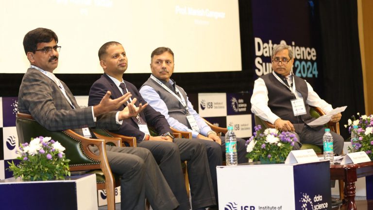 Deepfake: డీప్‌ఫేక్‌ను అడ్డుకోవాల్సిందే.. ఆ బాధ్యత సోషల్‌ మీడియాదే..