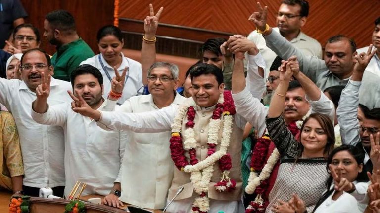 Delhi: ఢిల్లీ మేయర్ ఎన్నికల్లో ఆప్ విజయం.. మహేశ్‌కుమార్ ఎన్నిక