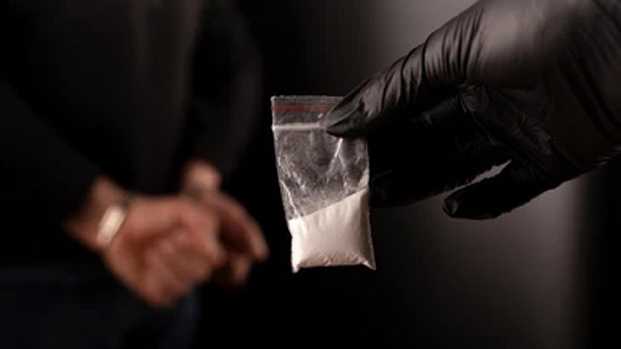 Hyderabad Crime: చందానగర్ డ్రగ్స్ కేసు లో ట్విస్ట్ .. నిందితుడు డాక్టర్ కాదా..?