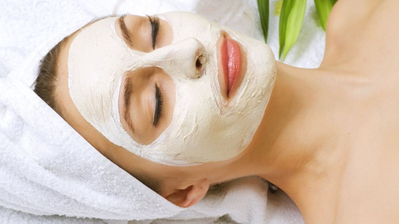 Homemade Face Packs: చలికాలంలో మొహం మెరిసేలా ఉండాలంటే ఈ ఫేస్ ప్యాక్‌లని ట్రై చేయాల్సిందే