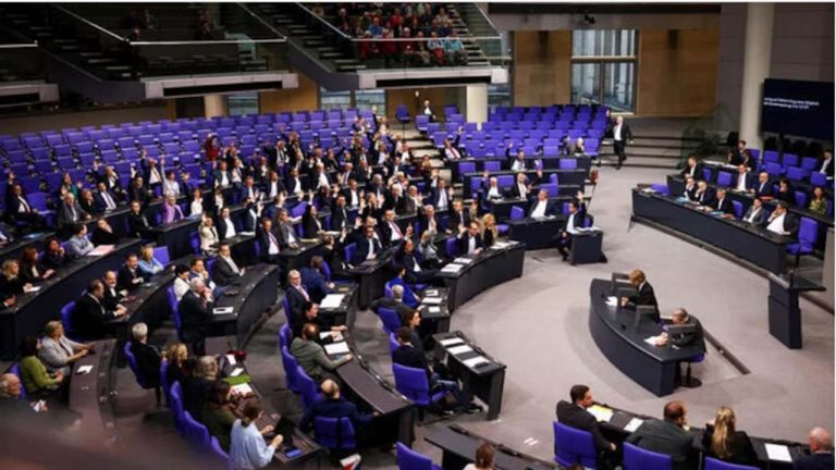 Germany: జర్మనీలో కూలిన సంకీర్ణ ప్రభుత్వం.. త్వరలోనే ఎన్నికలు!