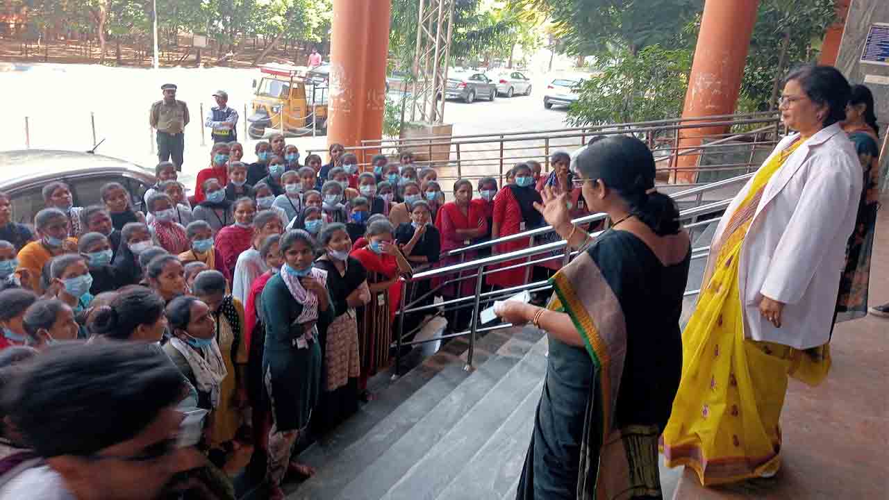 Secunderabad: గాంధీ ఆసుపత్రి ముట్టడికి యత్నించిన నర్సింగ్ విద్యార్థులు..