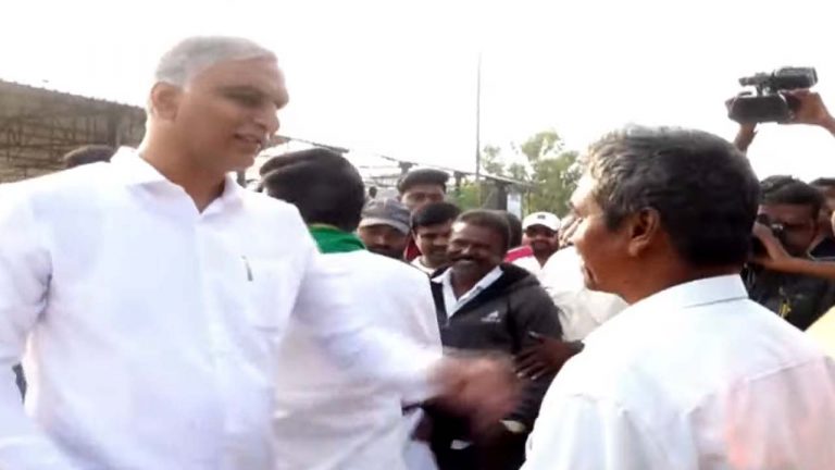 Harish Rao: పంటలపై రివ్యూ మర్చిపోయారు.. ఖమ్మం వ్యవసాయ మార్కెట్ లో హరీష్ రావు..