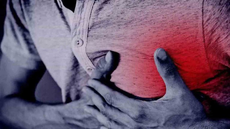 Medchal : క్రికెట్ ఆడుతూ.. గుండెపోటుతో బీటెక్ విద్యార్థి మృతి