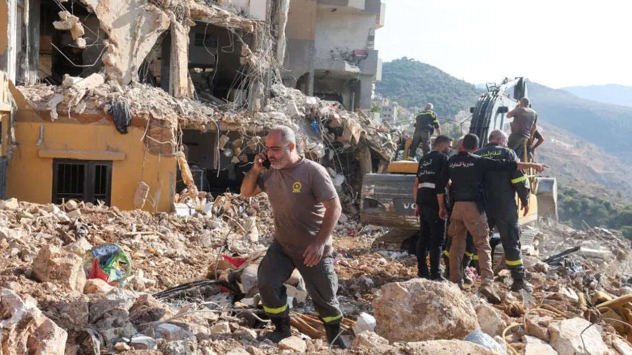 Lebanon Israel War: లెబనాన్‌పై ఇజ్రాయెల్‌ వైమానిక దాడి.. 30 మంది మృతి