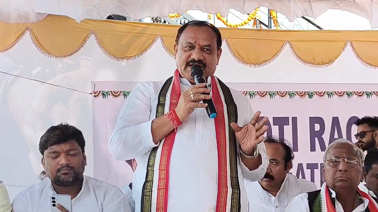 PCC Chief: కాంగ్రెస్ ప్రభుత్వం అందరి ప్రభుత్వం.. పదేళ్ళు ప్రాథమిక వైద్యాన్ని మంటగలిపారు