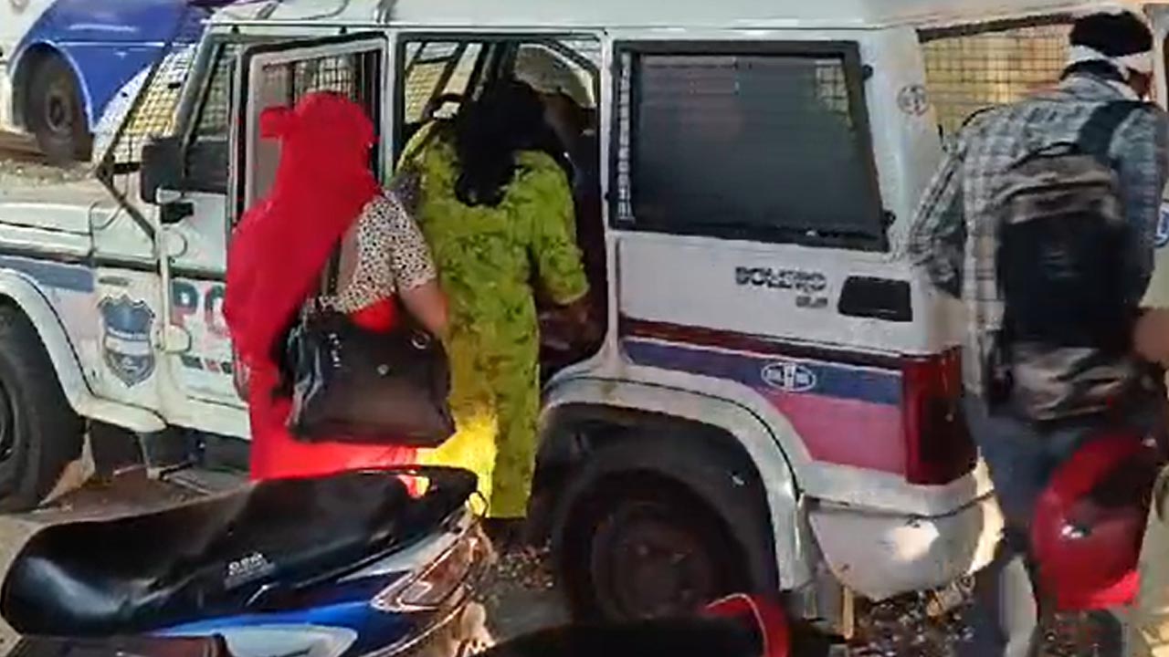 New Dream Spa: స్పా ముసుగులో వ్యభిచారం.. చందానగర్ లో పోలీసులు రైడ్..