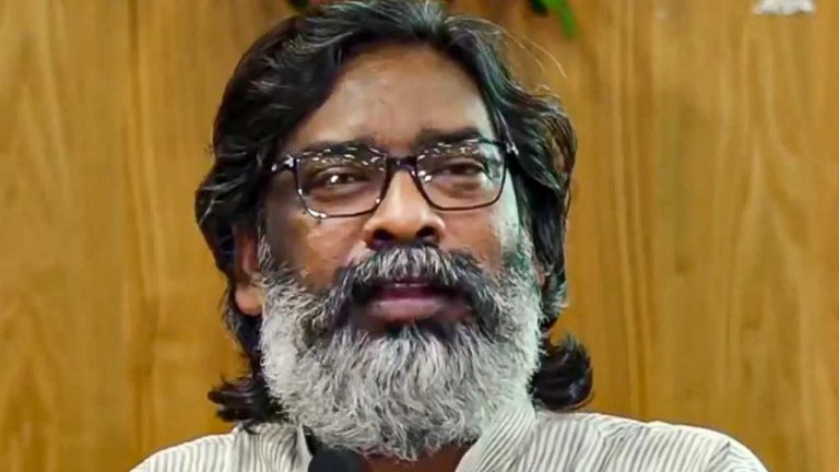 Hemant Soren : జార్ఖండ్ లో ఐటీ దాడులు.. సీఎం సోరెన్ ప్రైవేట్ సెక్రటరీ ఆఫీసుల్లో సోదాలు