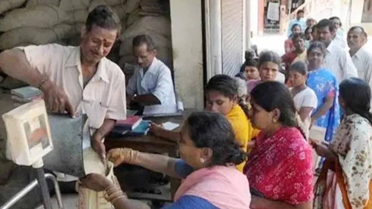 Free Ration : పేదలకు ఉచిత రేషన్ అందడం లేదు.. ఏటా రూ.69000 కోట్ల విలువైన ధాన్యాలు మాయం