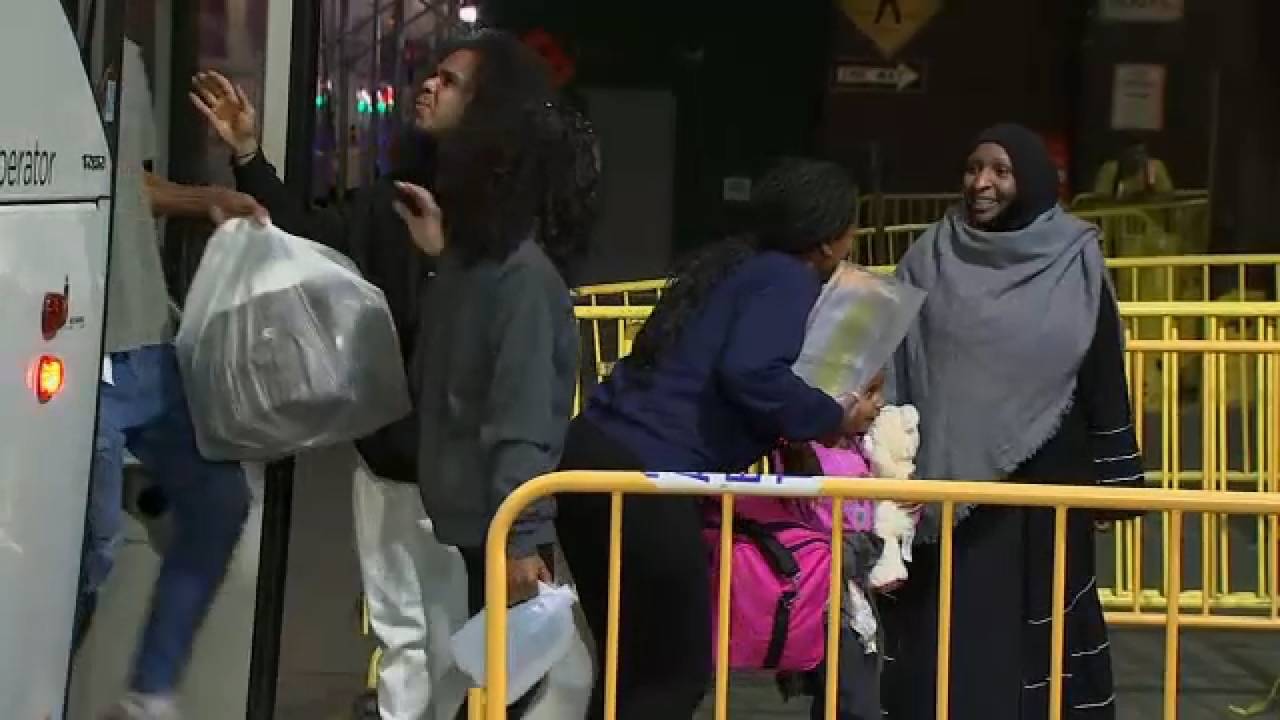 USA: వలసదారుల షాక్.. వోచర్ ప్రోగ్రాంని నిలిపేసిన న్యూయార్క్ సిటీ..