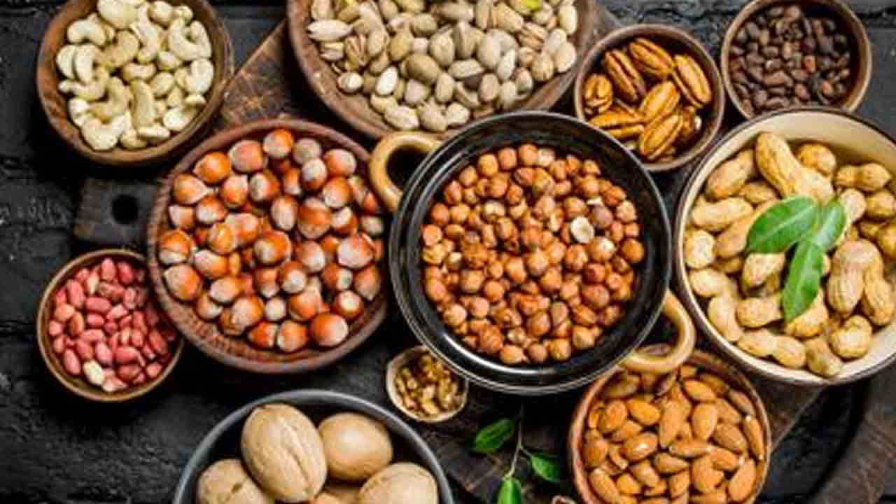 Seeds Side Effects: ఈ నట్స్ డేంజర్.. తిన్నారంటే..?