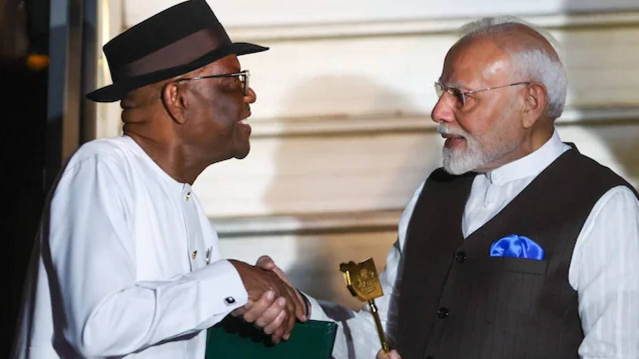 PM Modi: ప్రధాని మోడీ ఖాతాలో మరో అత్యున్నత అవార్డ్.. క్వీన్ ఎలిజబెత్ తర్వాత రెండో వ్యక్తిగా హిస్టరీ..