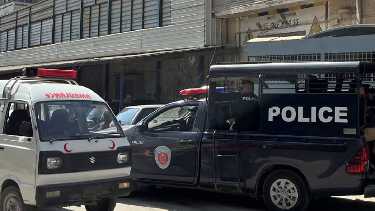 Pakistan: చైనీయులే టార్గెట్‌గా కరాచీలో కాల్పులు..