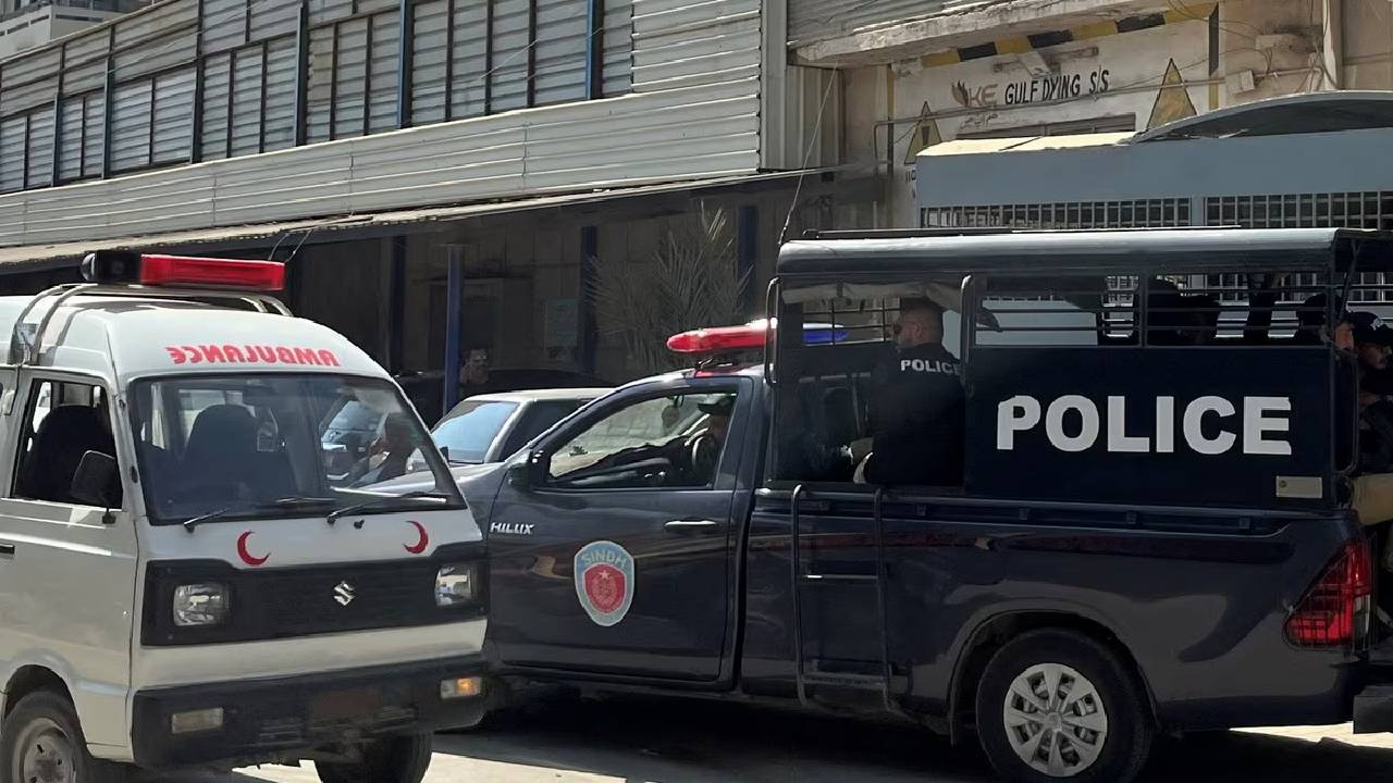 Pakistan: చైనీయులే టార్గెట్‌గా కరాచీలో కాల్పులు..