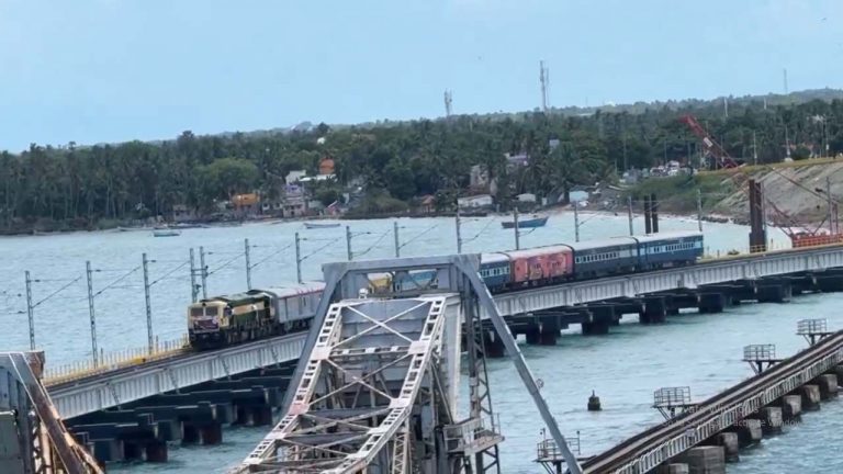Pamban Rail Bridge: సముద్ర బ్రిడ్జిపై హై-స్పీడ్ ట్రయల్‌ రన్ విజయవంతం